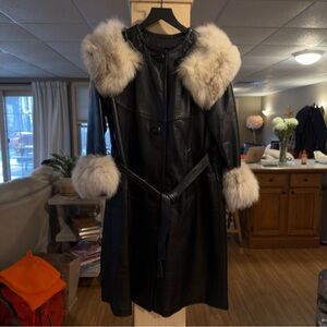 Luxurious Black Leather Jacket with Fox Fur Accents